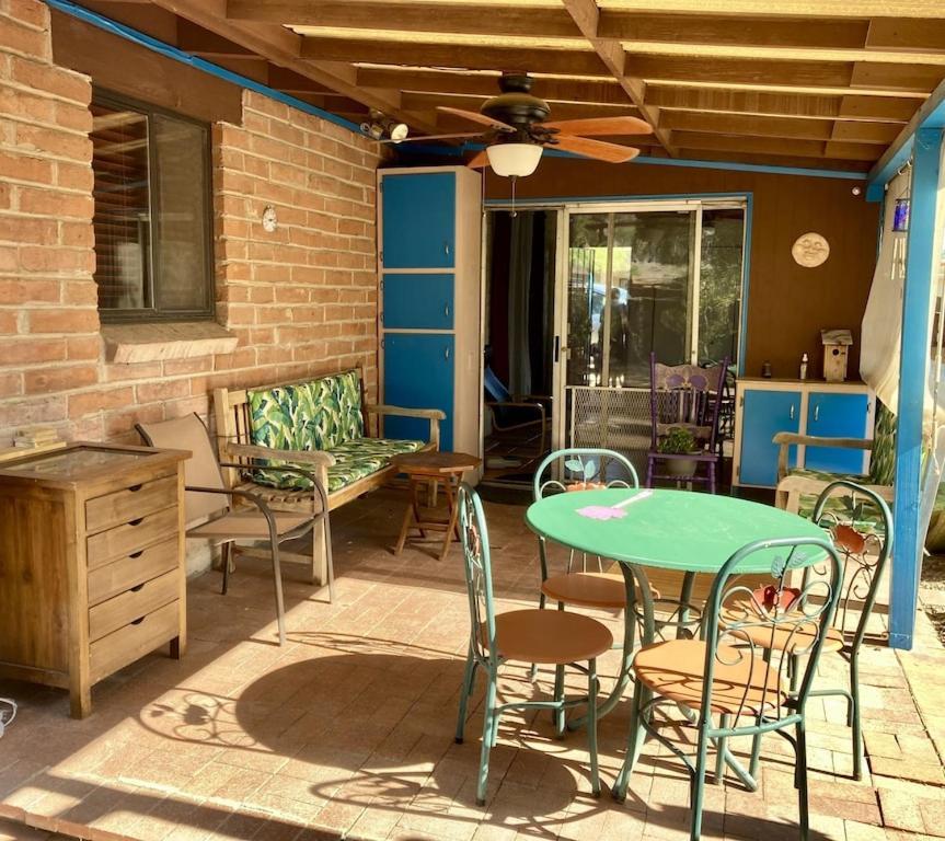 Casa Azul - Cute Centrally Located Adobe With Large Fenced Outdoor Living For Pets And Adults, Non-Smoking Tucson Exterior foto